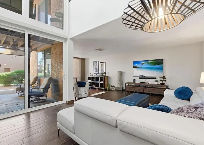 Windchime - Multiple Patios - Mins To Old Town Holiday home Scottsdale