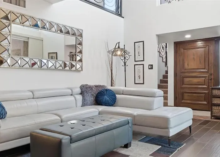 Holiday home Windchime - Multiple Patios - Mins To Old Town
