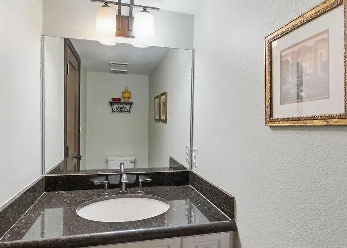 Windchime - Multiple Patios - Mins To Old Town *