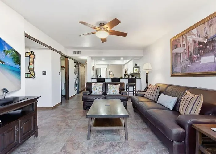 Holiday home Windchime - Multiple Patios - Mins To Old Town *