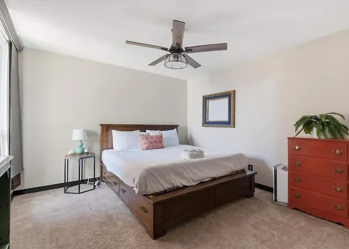 Windchime - Multiple Patios - Mins To Old Town Holiday home Scottsdale